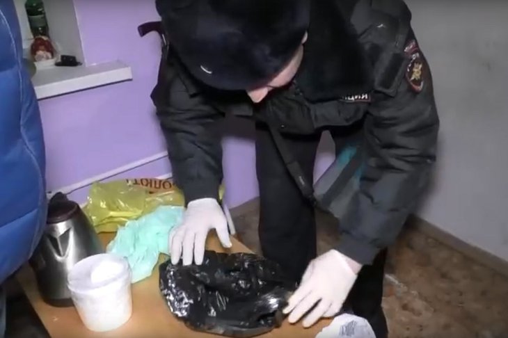 В Иркутске полицейские задержали сбытчиков наркотиков