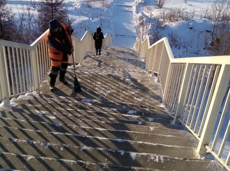 В Иркутске проводят ежедневный мониторинг качества очистки лестниц