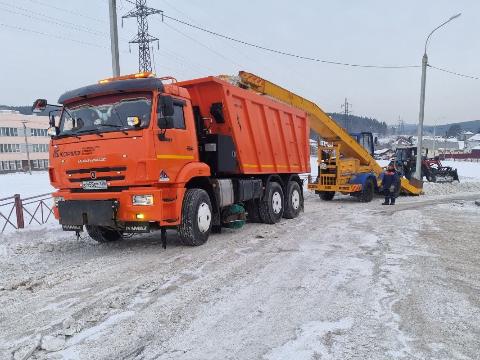 Почти 15 тысяч тонн снега вывезли с дорог Иркутска с начала недели