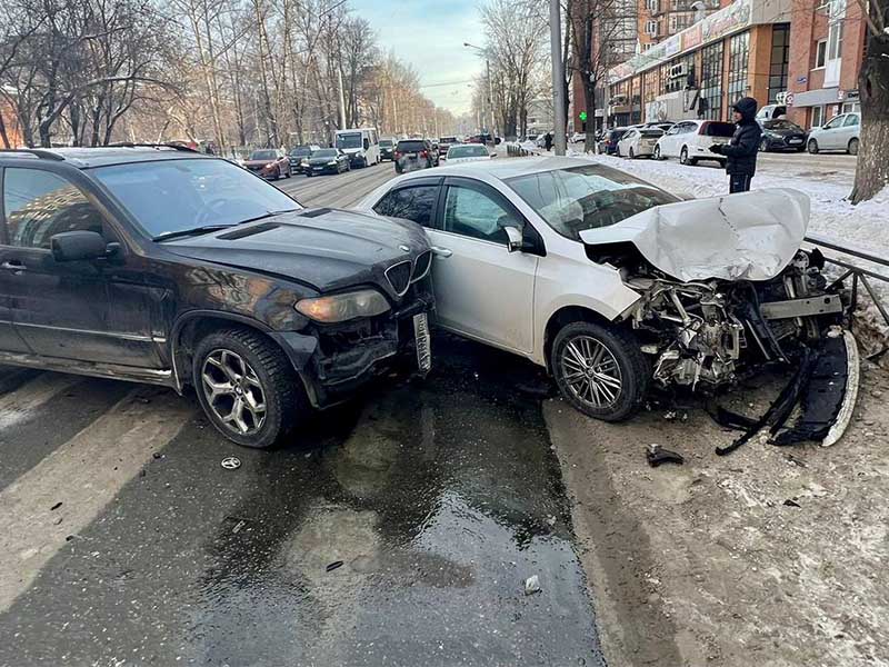 Один человек погиб и 30 пострадали на иркутских дорогах за неделю