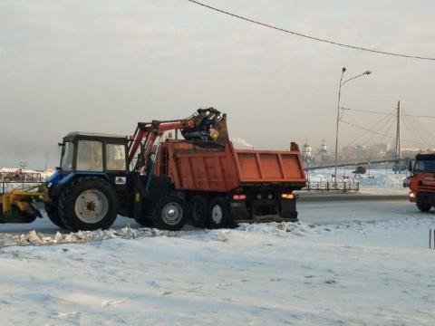 В выходные дни уборка и вывоз снега с улиц Иркутска прошли в усиленном режиме