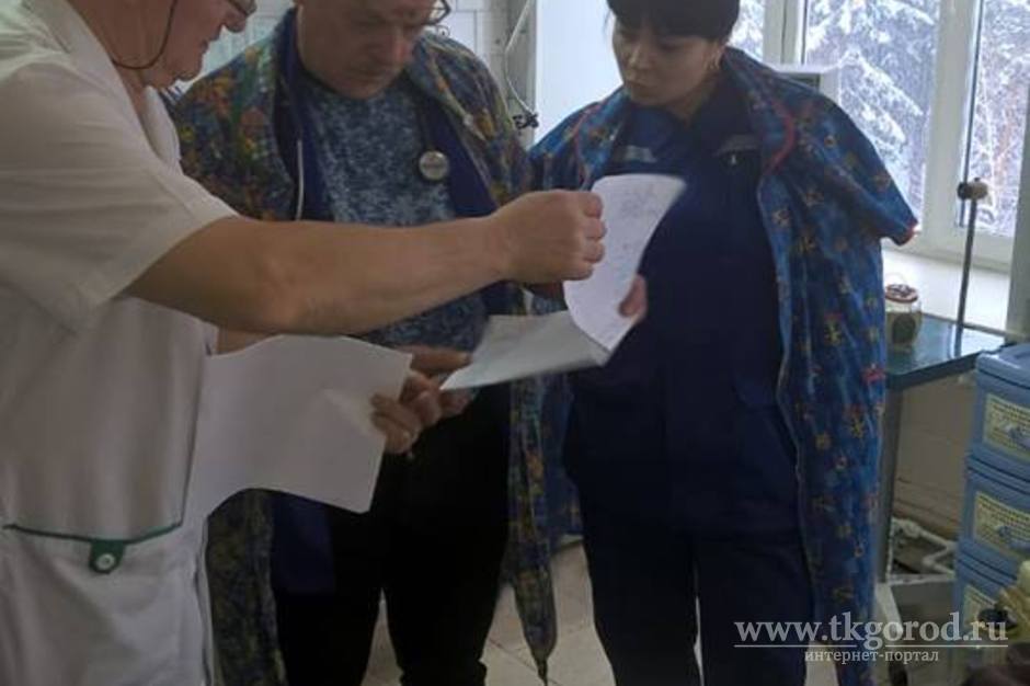 Медицинские работники продолжают бороться за жизнь пострадавших при взрыве в Усть-Куте