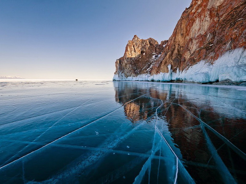 Иркутян приглашают поучаствовать в ледовом переходе «Байкальский лед 2023»