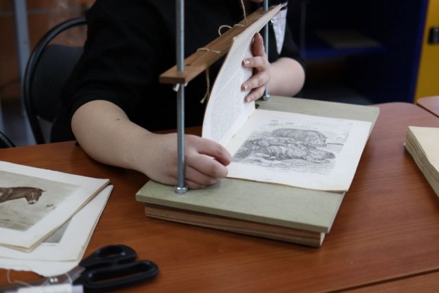 В Иркутской области приступили к реставрации книжных памятников