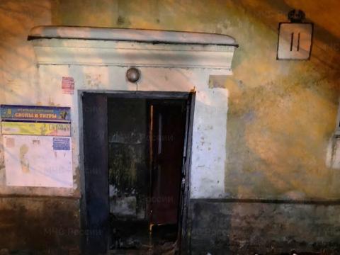 26 человек спасли на пожаре в многоквартирном доме Иркутска