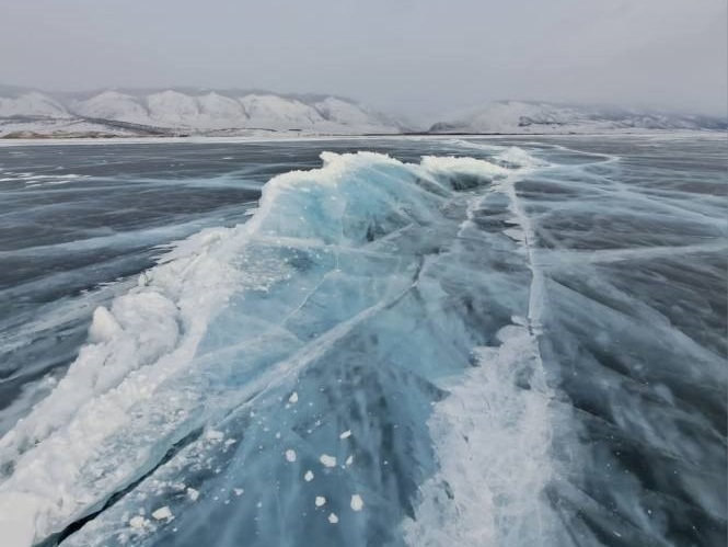 МЧС предупреждает об ухудшении ледовой обстановки на Байкале