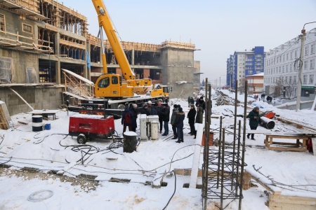 В строящейся в Иркутске школе №19 завершено бетонирование чаши бассейна