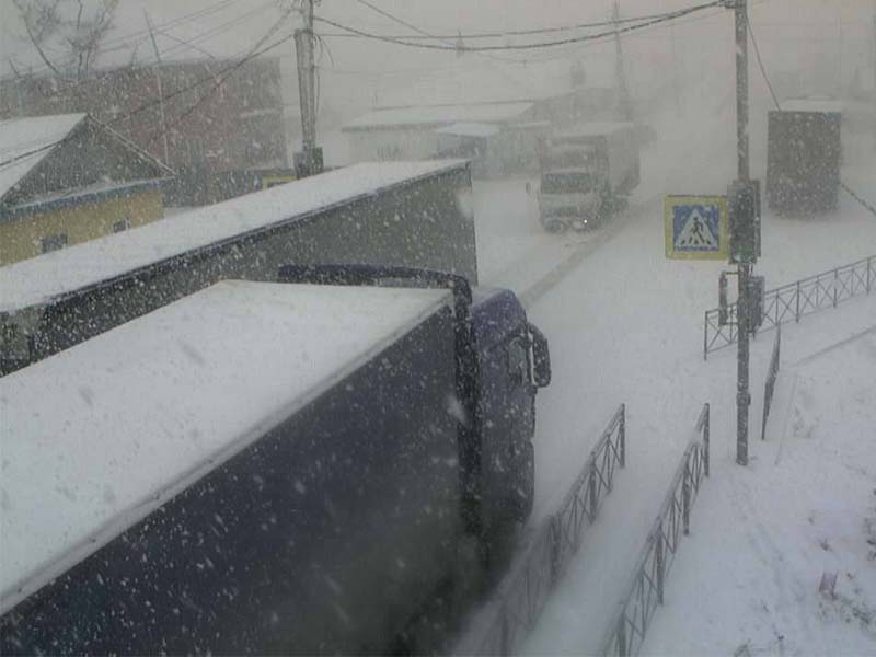 Движение фур и автобусов ограничили на трассе «Байкал»