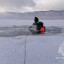 Автомобиль с тремя людьми провалился под лед Байкала