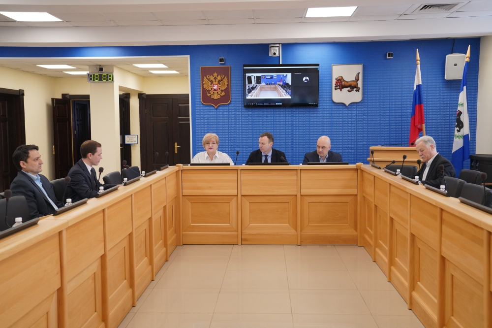Депутаты ЗакСобрания поставили на контроль вопрос обеспечения муниципалитетов дорожной техникой