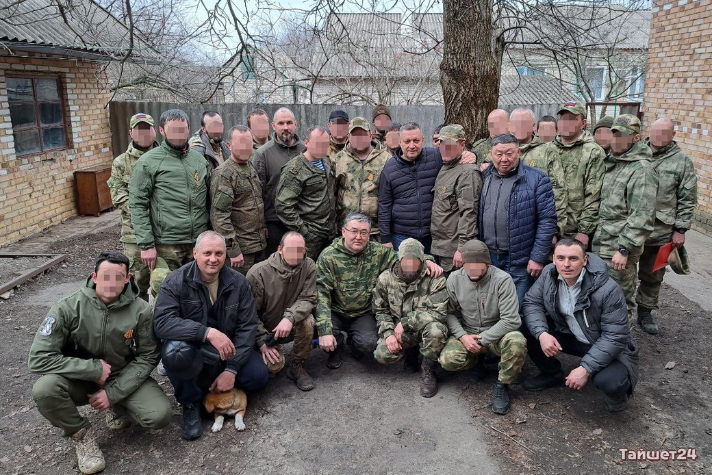 Кобзев в зоне спецоперации встретился с бойцами из Иркутской области