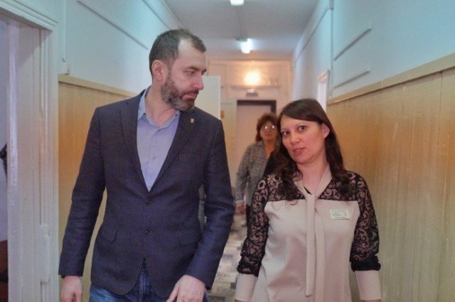 Депутаты ЗС посетили центр помощи детям Куйтунского района