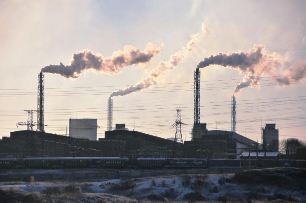 Директор БрАЗа: снижение выбросов алюминиевого завода идёт с опережением графика