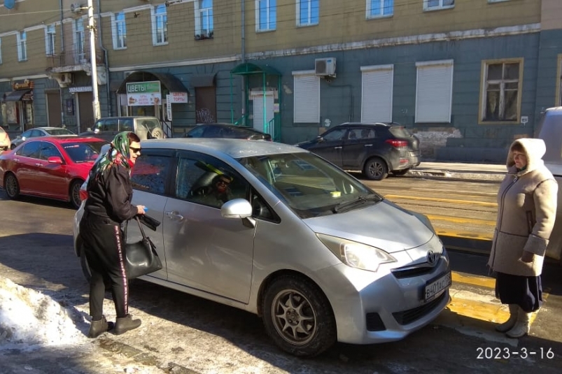 "Иркутский_автохам": "зебры" для парковки и маршрутки на "встречке"