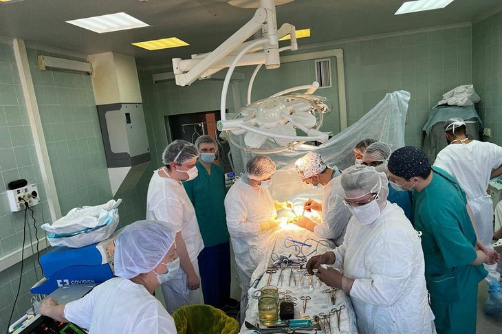Иркутские врачи впервые выполнили пересадку части печени от родственного донора