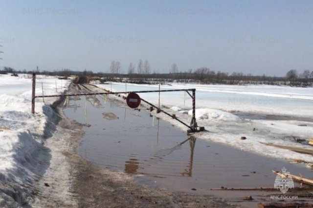 Еще две ледовых переправы закрыли в Иркутской области