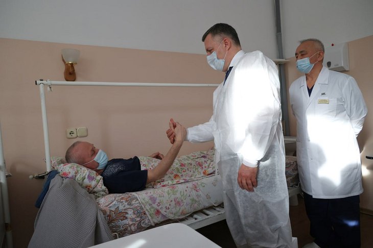 Иркутские врачи провели сложную операцию раненому на СВО военнослужащему