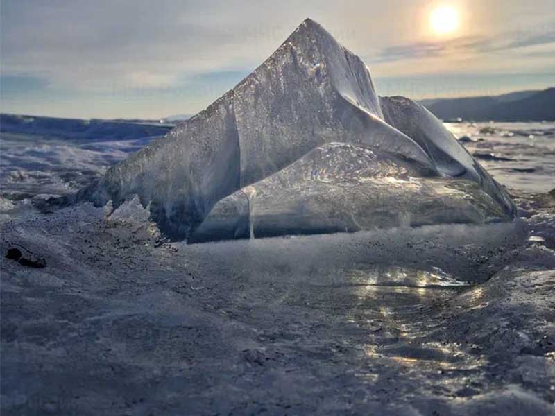 Ледовая обстановка продолжает ухудшаться на озере Байкал