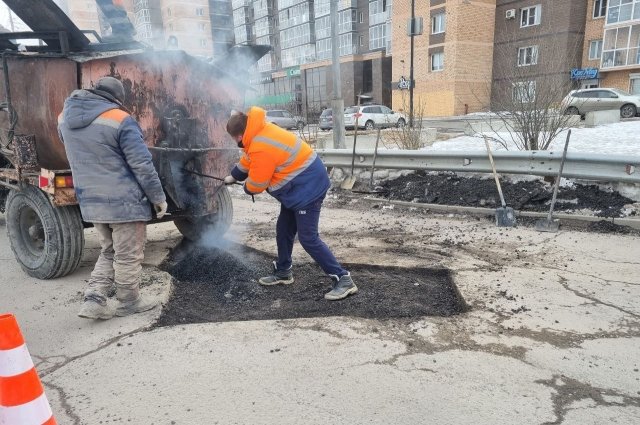 Ямочный ремонт провели на 30 участках дорог в Иркутске