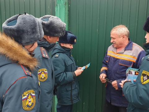 Ученики кадетских классов Иркутска приняли участие в рейдах по пожарной безопасности