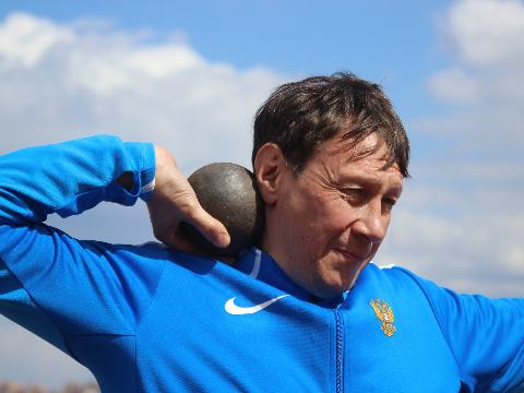 Конкурс на звание самого красивого тренера проходит в Иркутске