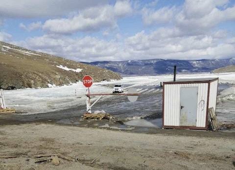 6 ледовых переправ закрыли в Приангарье за сутки