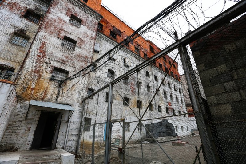 Сотрудников СИЗО в Братске привлекли к ответственности из-за самоубийства заключенного