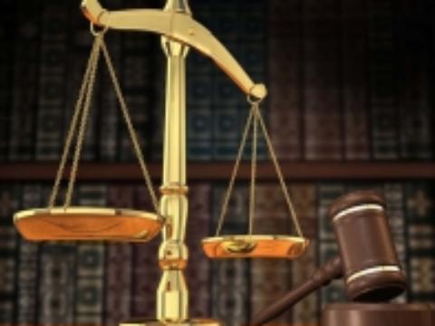 Суд отменил приговор грозившему сбросить ребенка с балкона иркутянину