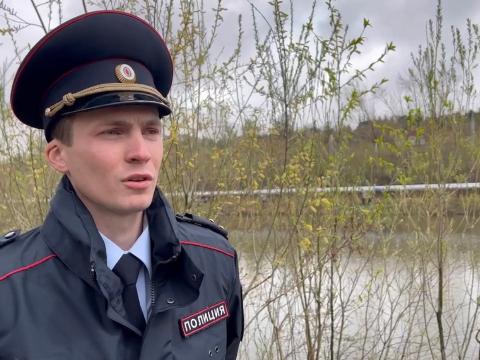 Полицейский спас тонущую женщину в Иркутске