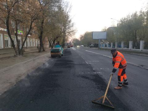 В Иркутске ремонтируют дороги на улице Киевской и в переулке Пионерском