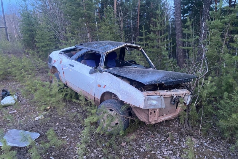 В Усть-Кутском районе перевернулась отечественная легковушка, водитель погиб
