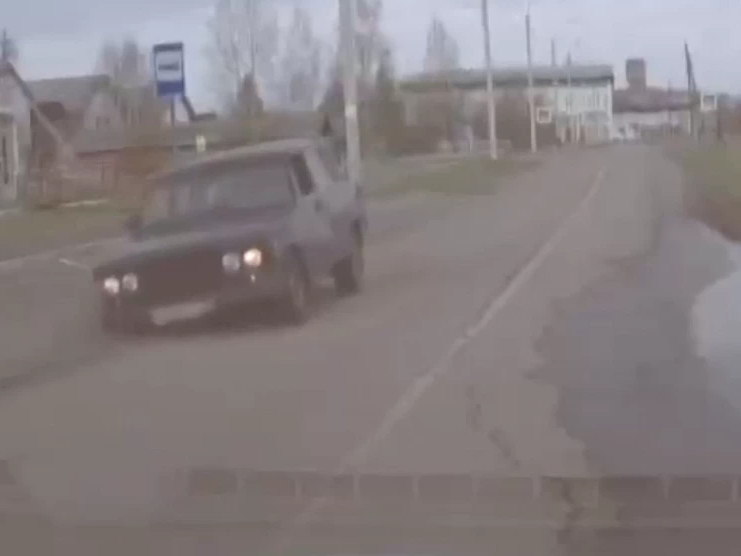 В Заларинском районе пьяный водитель на трехколесных «Жигулях» устроил гонки с полицией