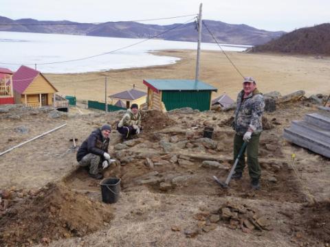 Древнее символическое погребение нашли археологи на берегу Байкала