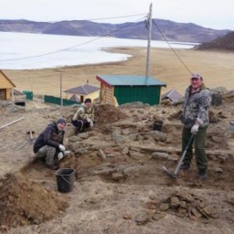 Древнее символическое погребение нашли археологи на берегу Байкала