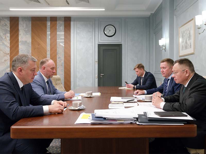 Губернатор Приангарья Игорь Кобзев встретился с министром строительства РФ Иреком Файзуллиным