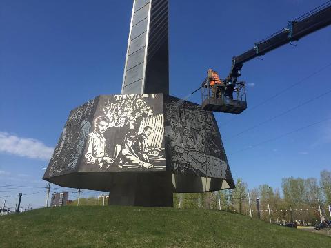 В Иркутске моют памятники и арт-объекты
