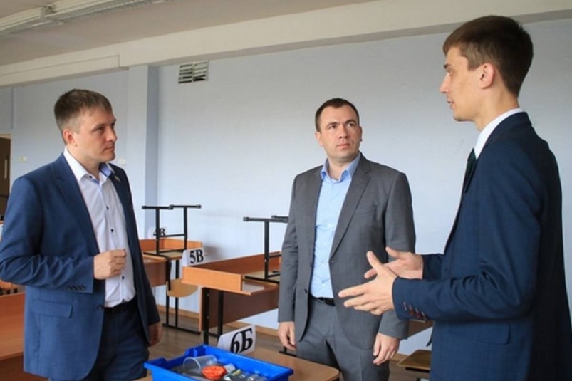 Школы Усть-Илимска получат новые лаборатории по партийному проекту ЕР