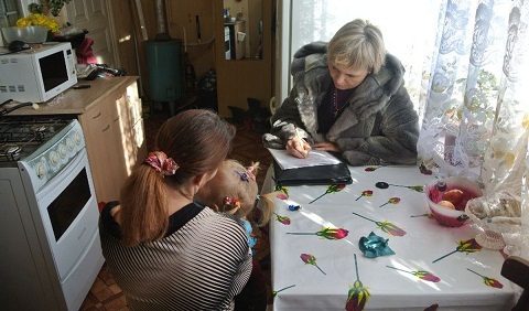 Жители Иркутской области участвуют в опросе о доходах
