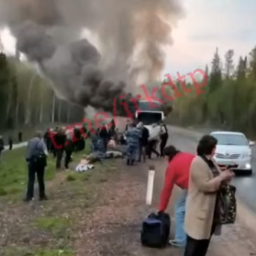 Рейсовый автобус "Усть-Кут-Иркутск" горел на дороге 3 июня