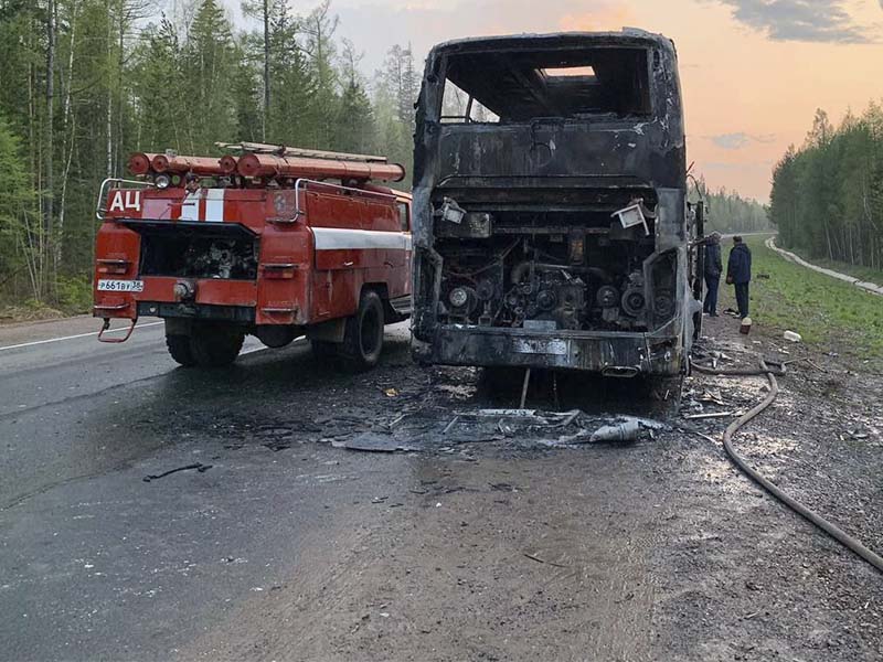 Автобус «Усть-Кут – Иркутск» загорелся на трассе в Приангарье
