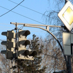 Скорректировать время работы светофора на перекрёстке Кирова-Пушкина в Тайшете невозможно