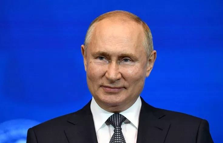 Владимир Путин: Бизнес активно действует в условиях санкций