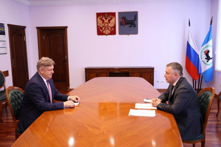 Полпред президента Анатолий Серышев и Игорь Кобзев провели рабочую встречу в Иркутске