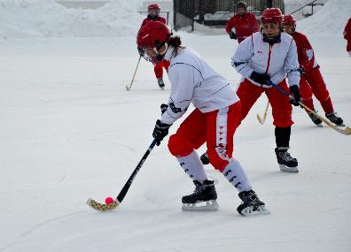 Женская сборная России по хоккею с мячом вернулась с чемпионата мира в Китае. Видео