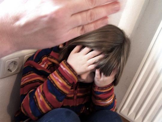 Жительницу Иркутской области осудили за насилие над приемным ребенком