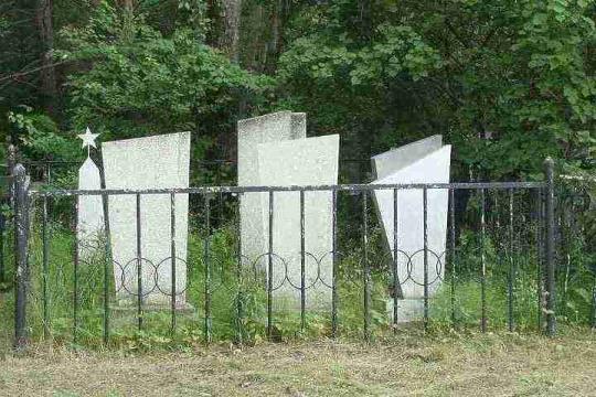 В Пивоварихе незаконно организовали элитное кладбище