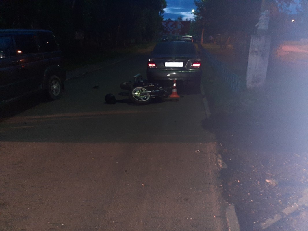 ДТП с двумя автомобилями и мотоциклом произошло минувшей ночью в Центральном районе