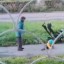 В Усть-Илимске очевидцы на улице сняли видео, как женщина ударила своего двухлетнего внука