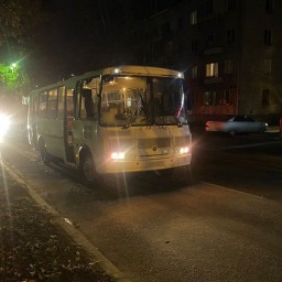В Братске водитель маршрутного автобуса насмерть сбил 16-летнюю девушку