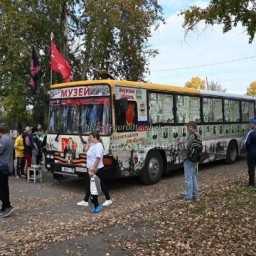 В Тайшет прибыл передвижной музей-автобус Победы